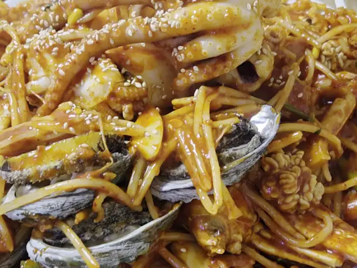 푸짐한 해물아구찜