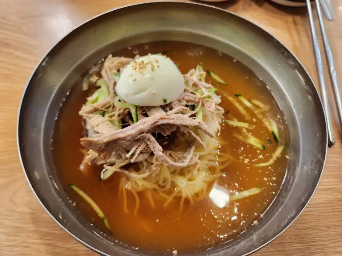 물밀면 근접샷
