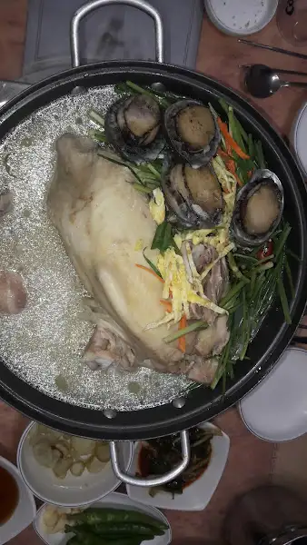 풍성한 삼계탕 모습