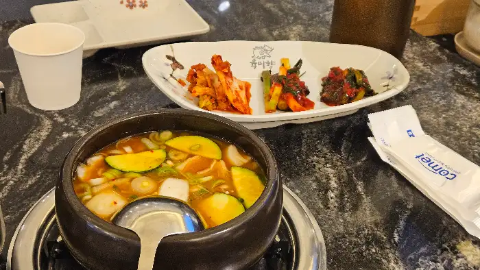 된장찌개와 갓김치