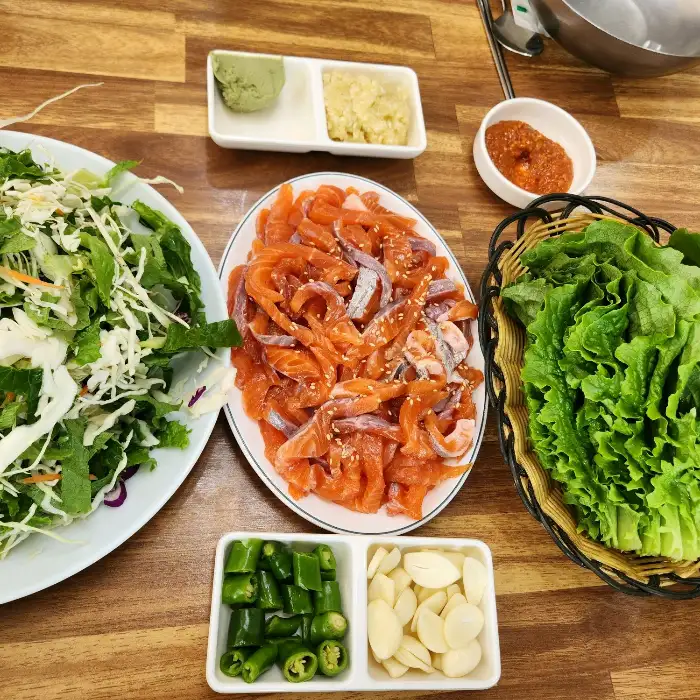 신선한 송어회