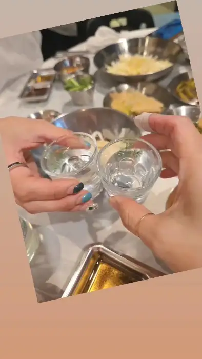지글지글 익어가는 곱창과 채소들