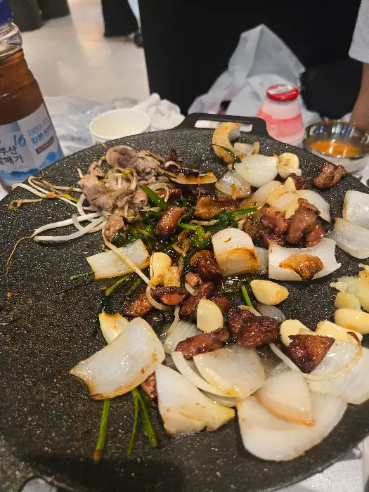 맛있게 볶아진 양볶음밥