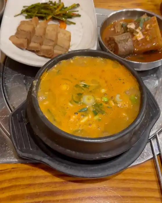 돼지갈비와 반찬