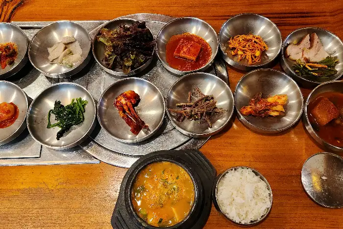 다양한 밑반찬