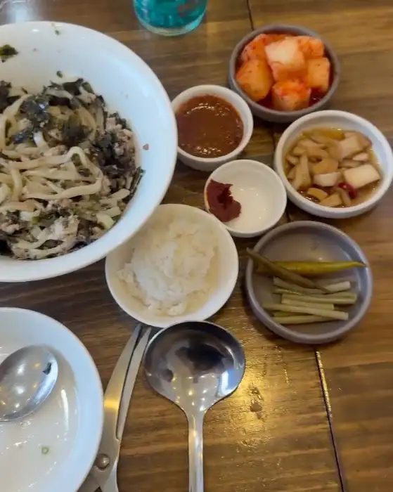 도토리묵과 반찬들