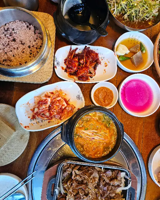 돼지갈비 굽는 모습