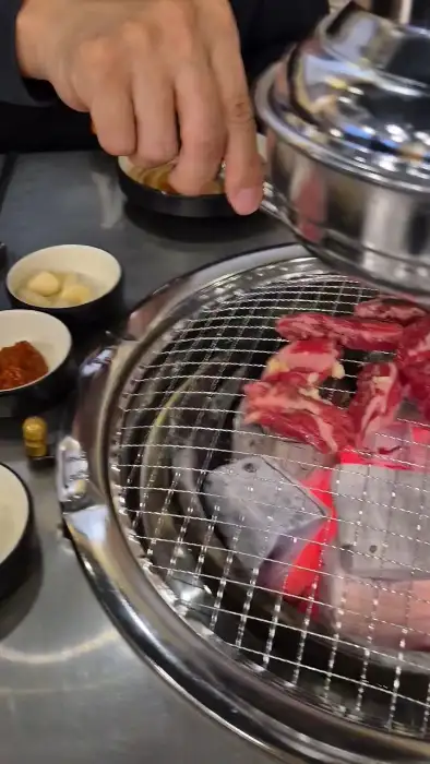 김치말이국수와 된장술밥을 함께 담은 모습