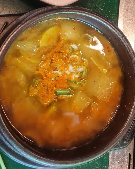 푸짐한 한돈김치찌개