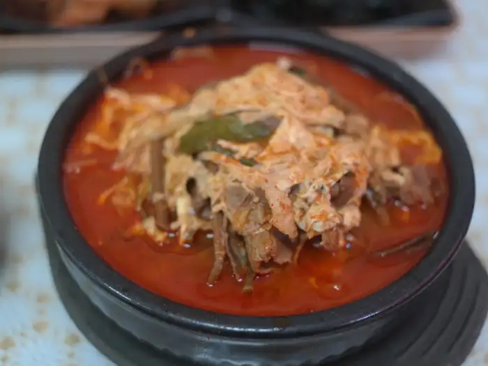 육개장 뚝배기 클로즈업