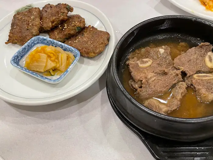갈비찜과 밥, 그리고 겉절이