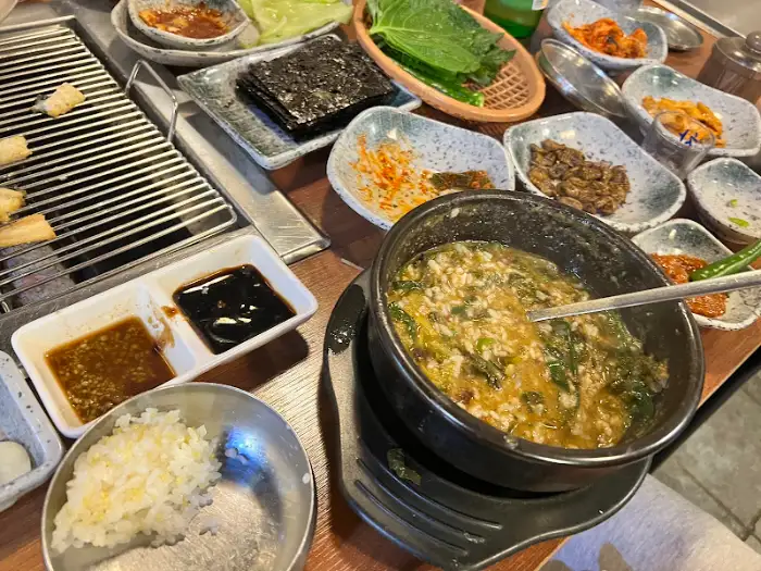 돼지고기 김치찌개와 밥