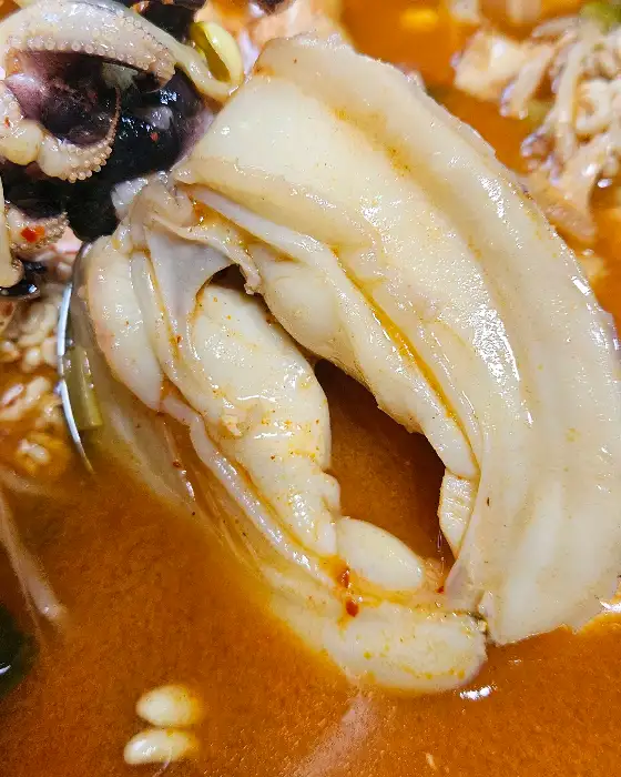 탱글탱글한 대구살과 아삭한 콩나물
