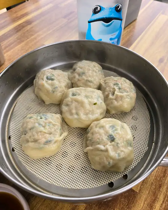 푸짐한 바지락해물칼국수