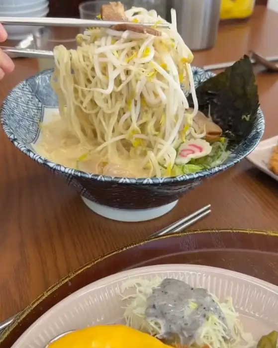 마제소바 면발 클로즈업