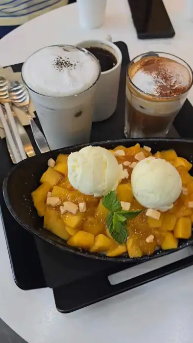 망고 빙수와 커피, 디저트 메뉴