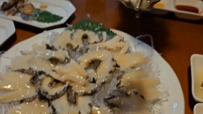 신선한 전복회