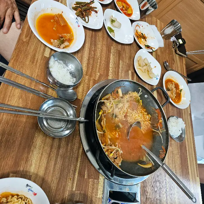 테이블 전체 모습