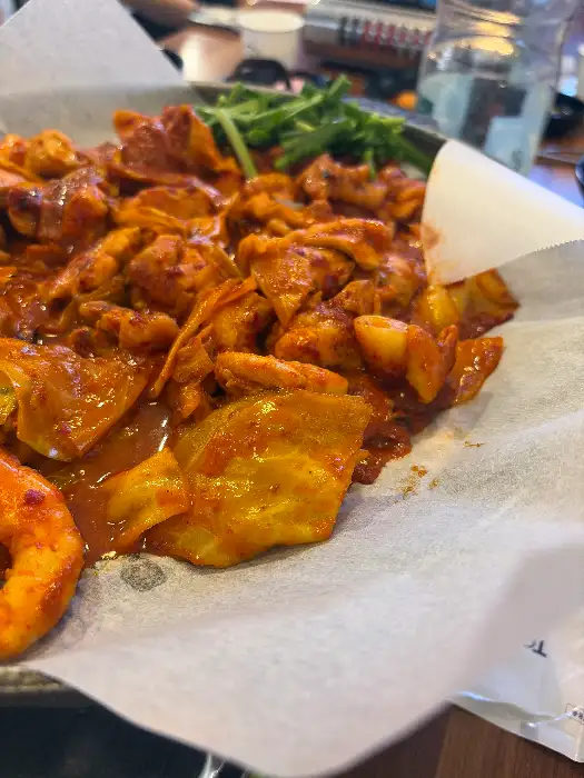 매콤달콤한 닭갈비