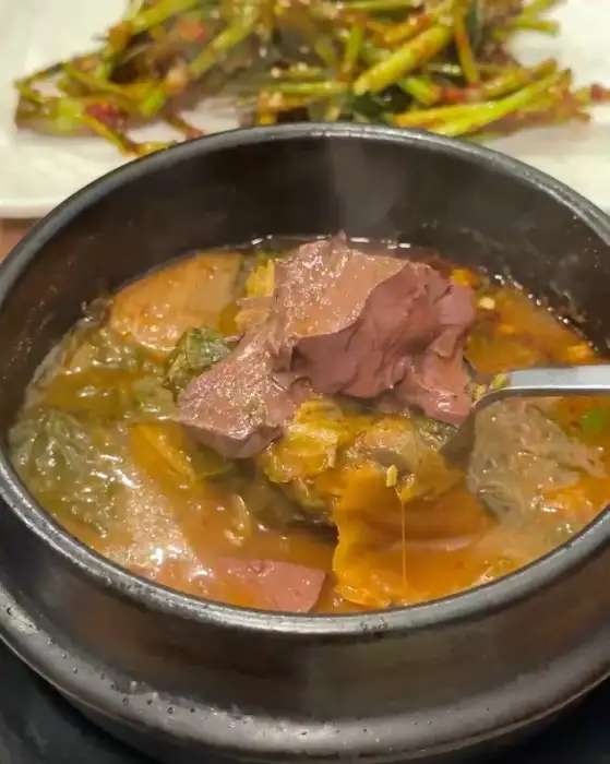 선지해장국 한 숟가락