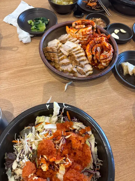 보쌈과 막국수, 그리고 곁들임 반찬