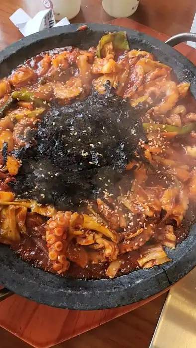 돌판 낙지볶음 전체 모습