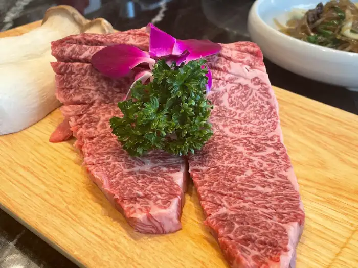 강강술래 늘봄농원점 정갈하게 차려진 한우 프리미엄