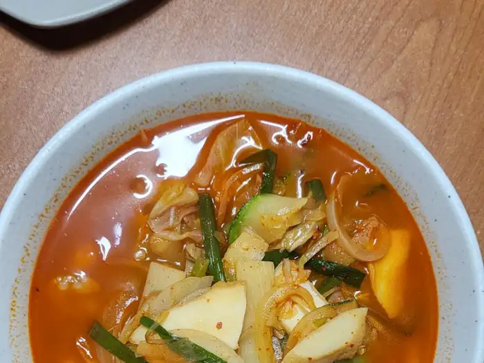 짜장면의 건더기 재료