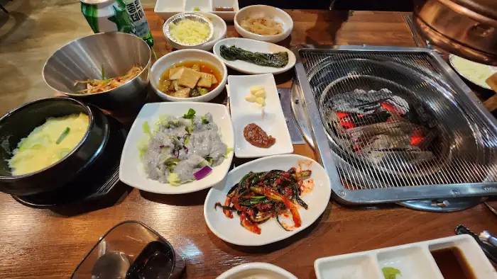 불이 붙은 숯불 화로