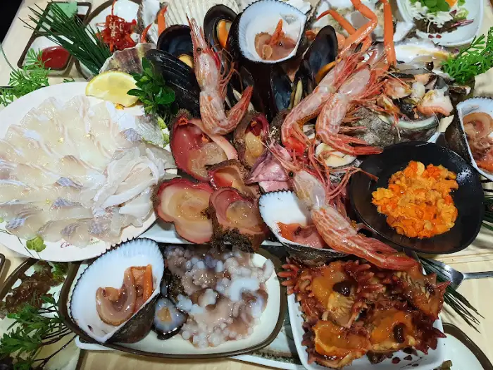해산물 모둠 전체 샷