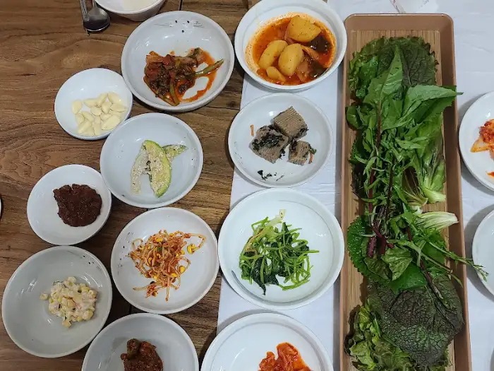 쌈 채소와 밑반찬