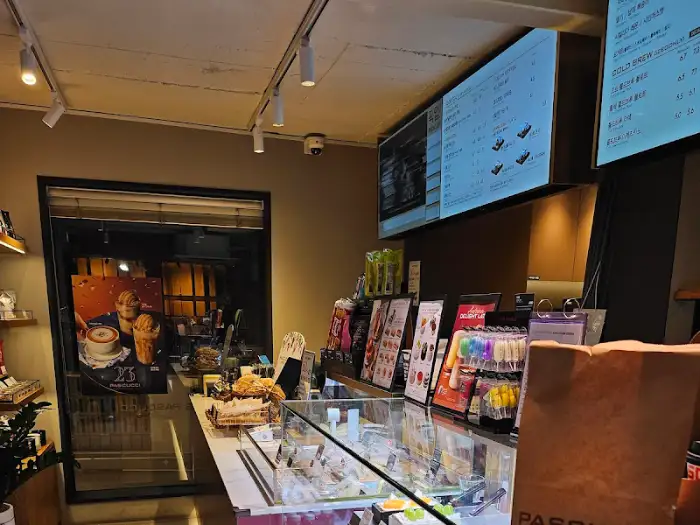카운터와 메뉴판