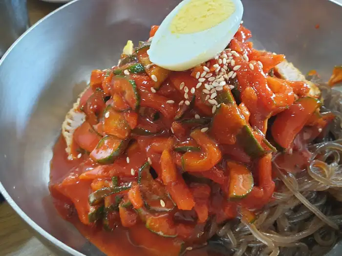 재건냉면 비빔냉면