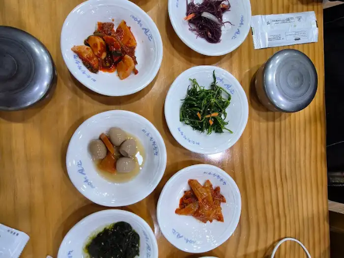 고향식당 밑반찬 상세