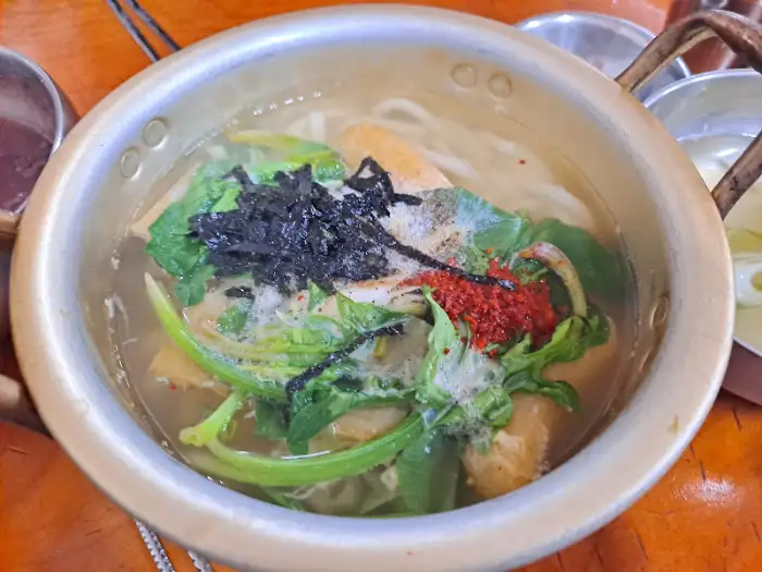 옛날식 냄비 우동