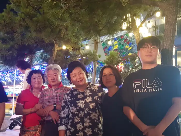 이곳을 찾은 즐거운 가족 모습