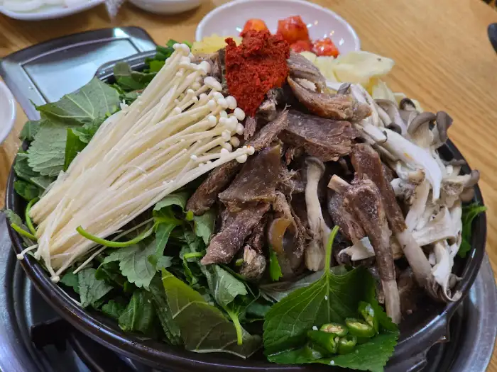 흑염소전골