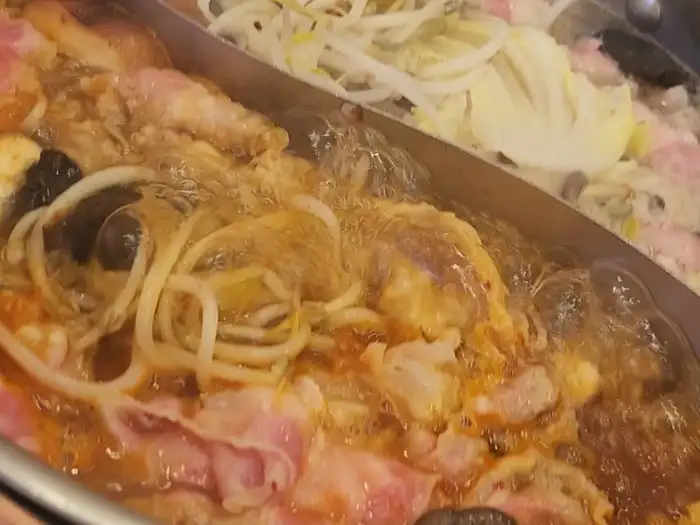 끓고 있는 샤브샤브