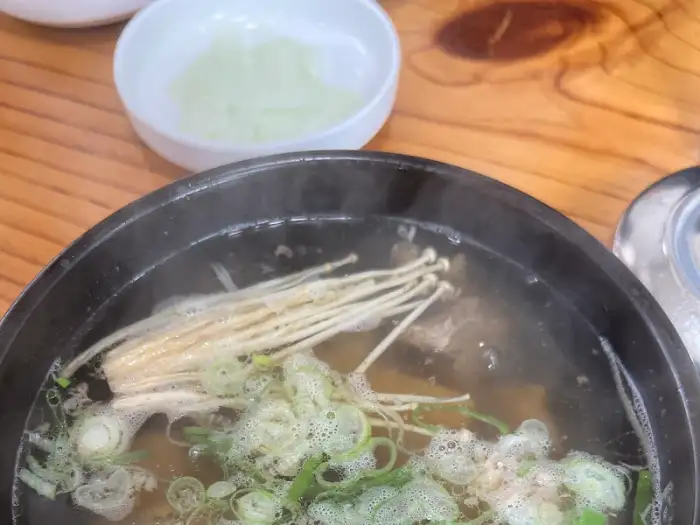 끓고 있는 갈비탕