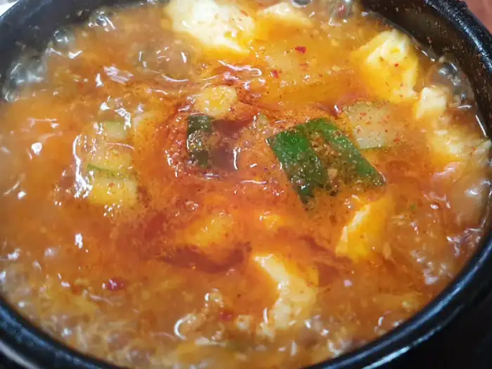 순두부찌개의 진한 국물