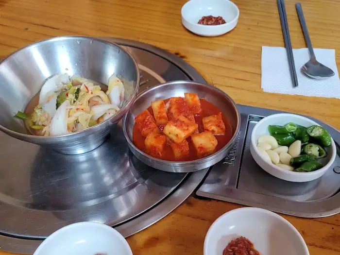 서울곰탕 깍두기와 고추, 마늘