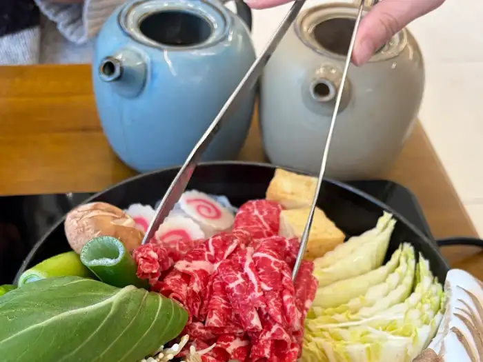 이오 한우구이 스키야키 연남점 내부 모습