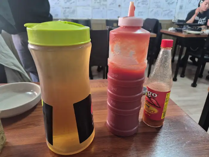 케첩, 핫소스, 무생채 소스 재료들