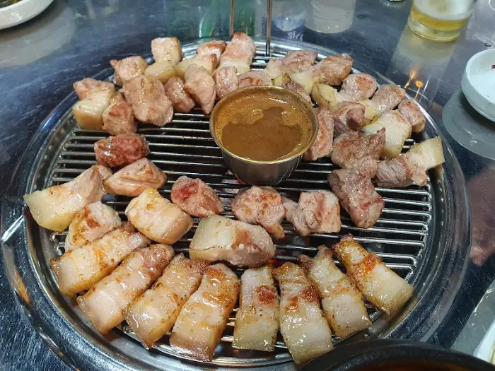 다양한 부위의 고기
