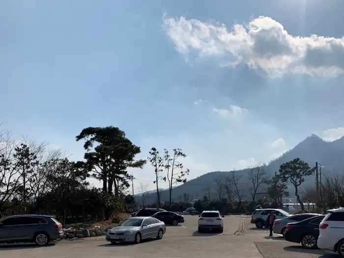 넓은 주차장