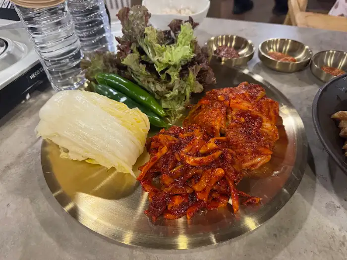 정갈하게 차려진 보쌈 한상