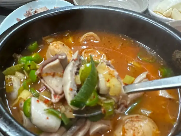 순대국 국물 속 건더기