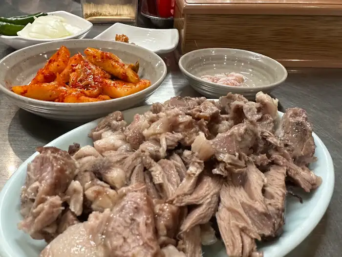 머릿고기 한 접시