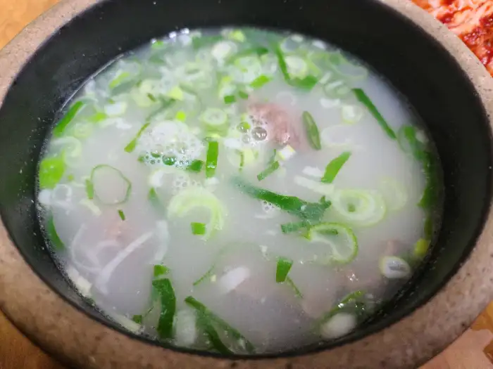 설렁탕 국물 클로즈업