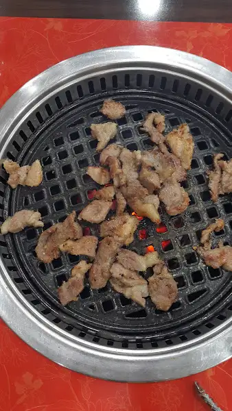 숯불 위 삼겹살